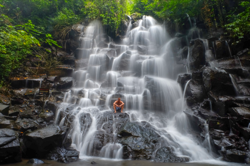 Kanto Lampo Waterfall
